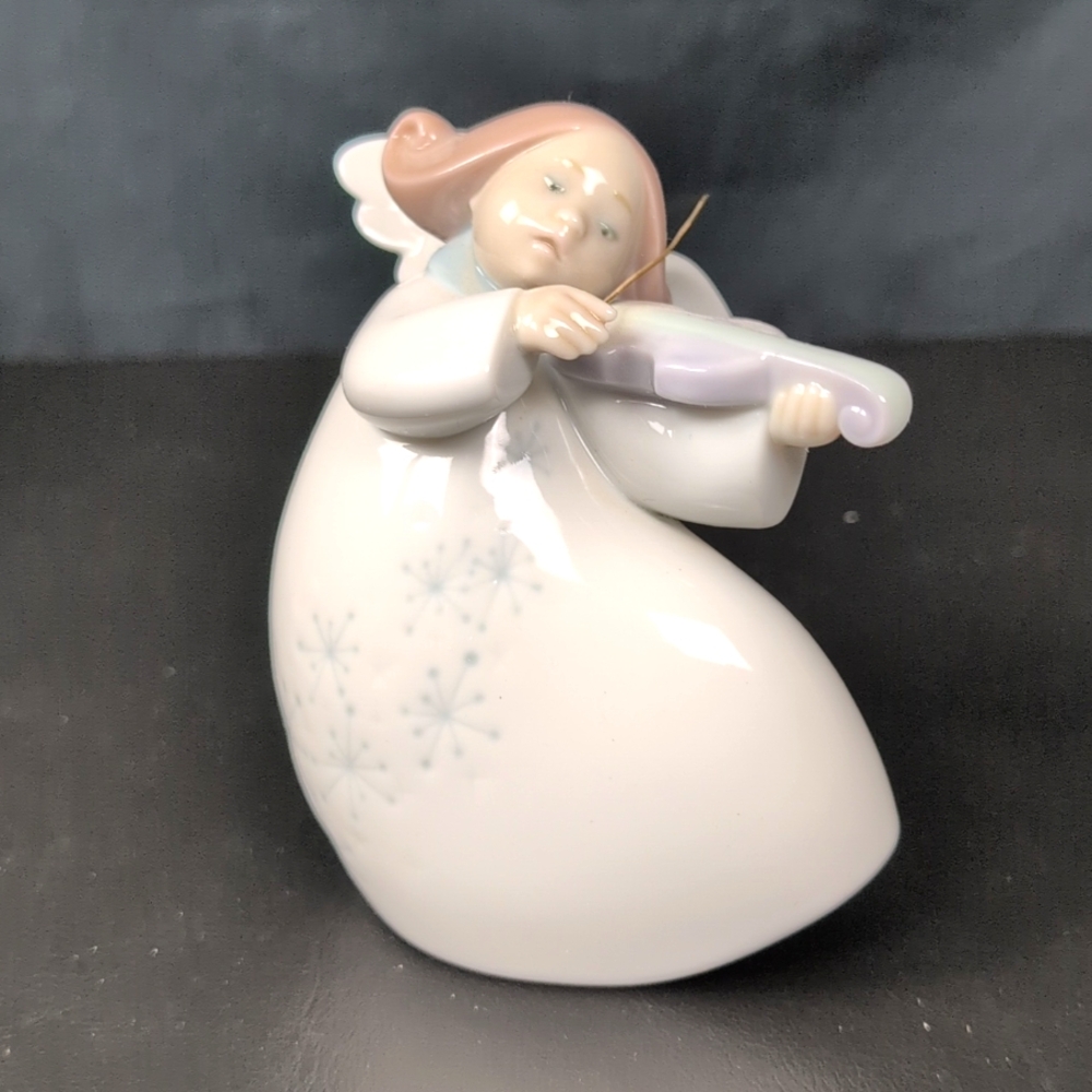 LLADRO 1997 Celestial Little Angel with Violin #6529